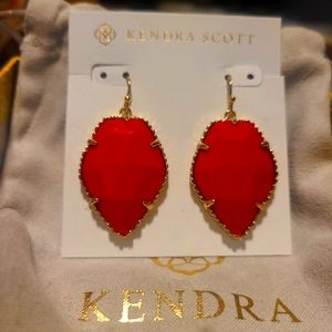 Bright red Kendra Scott Corleys VVGUC